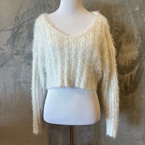 Y2K Mall 90’s Dreamy Cozy White Fuzzy Crop Top Lightweight Sweater Sz S